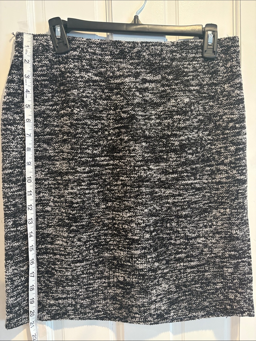 NWT! Max Studio Black & White Marled Knit Pencil Skirt. Size Large